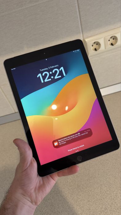 Ipad Generatia 6 9.7 inchi