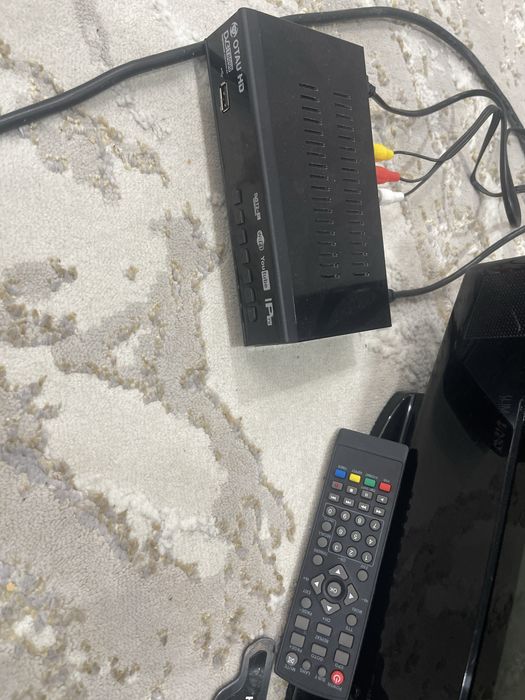 продаеться телевизор с полным комплексом