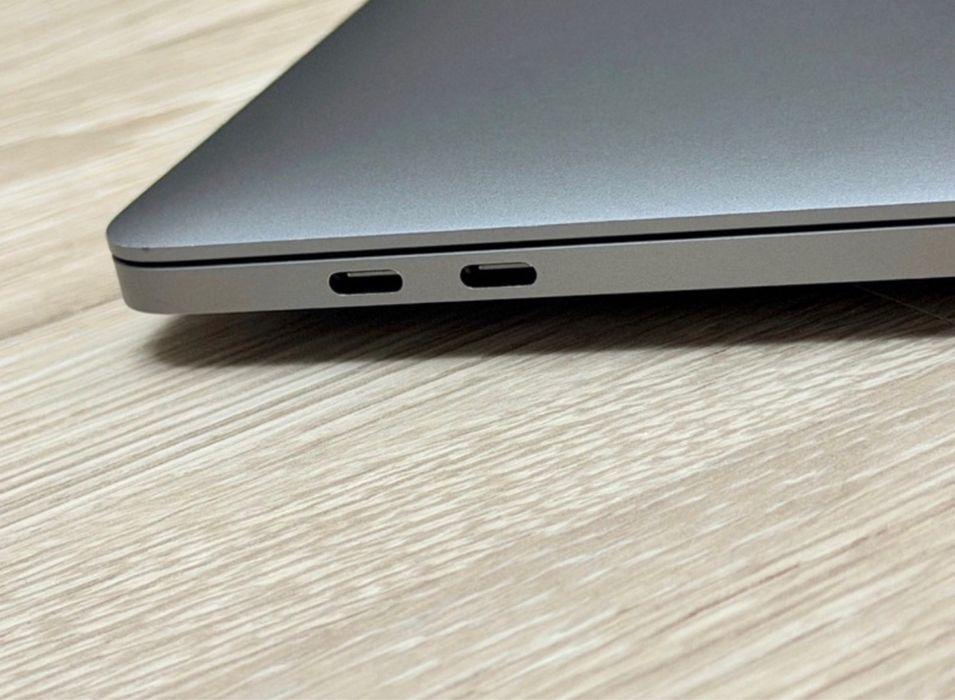 Apple MacBook Pro M1 Touchbar, 2020, 13 inch, 256 SSD, 8GB RAM