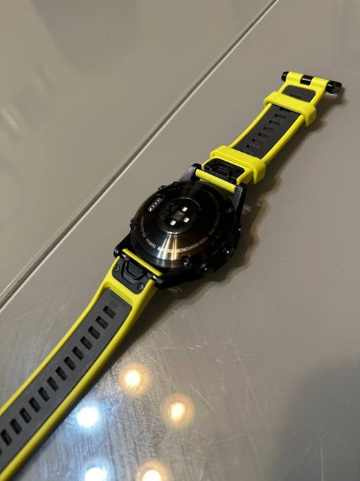 garmin fenix 5. нархини келишшамиз(в подарок 2 ремешка и зарядка)