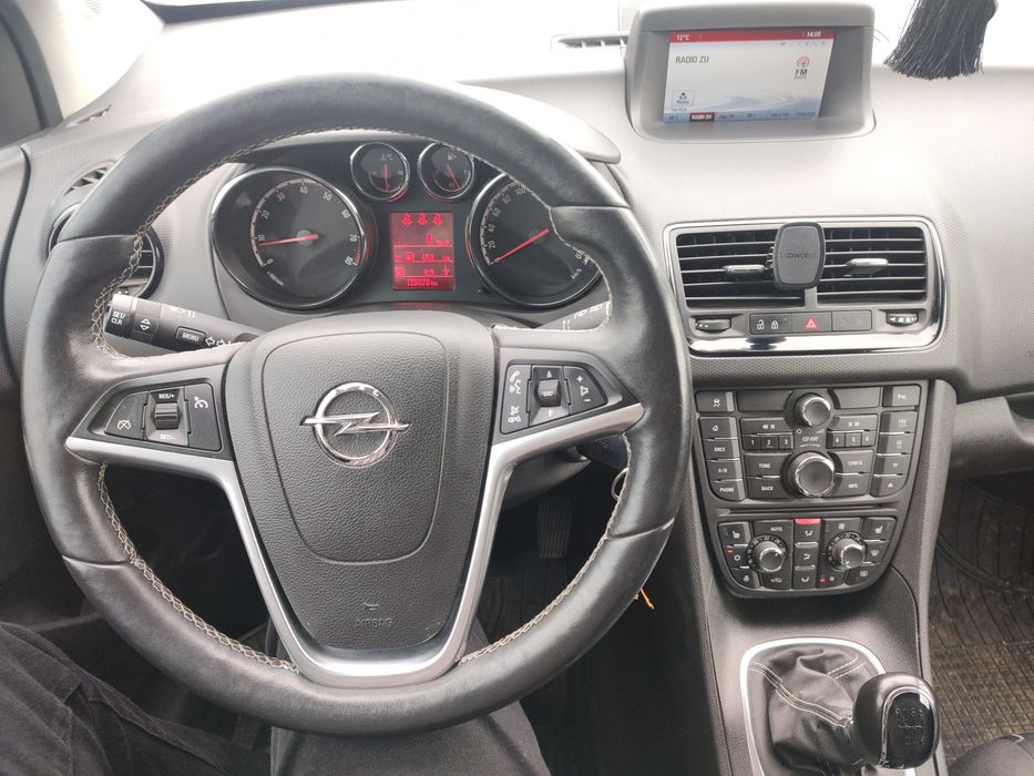 Opel Meriva  B ( model 2015 )