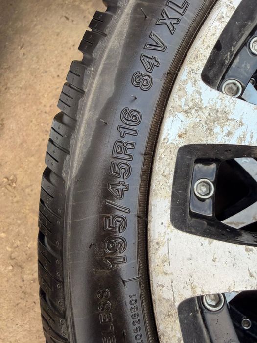 Продам шины рельс 16 195/45