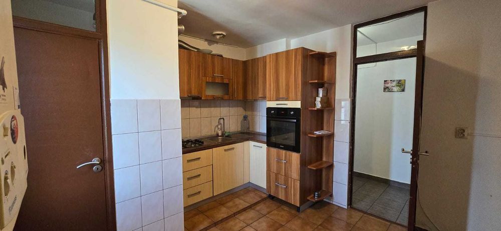 Apartament 65mp Targu Mures, Cartierul Tudor decomandat, 3 camere, 2 bai, balcon, etaj 3