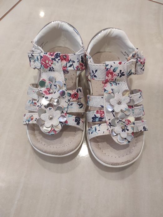 Сандали за момиче 24 номер