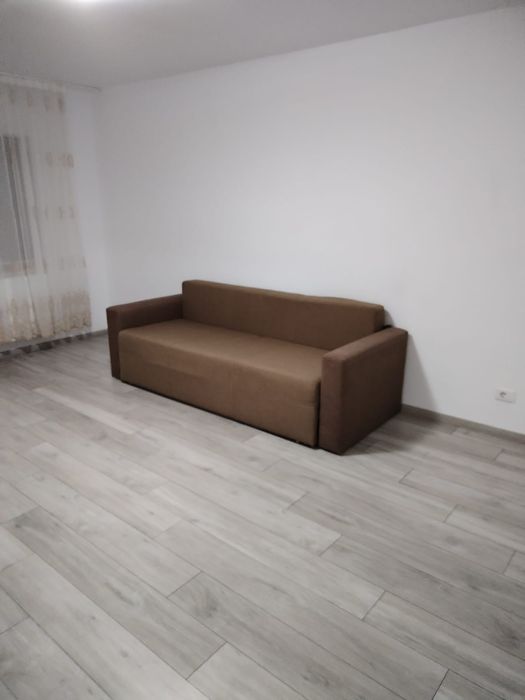 inchiriez apartament 3 camere decomandat