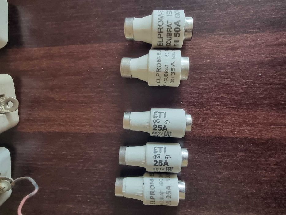 Нови бушони с чашки за тях