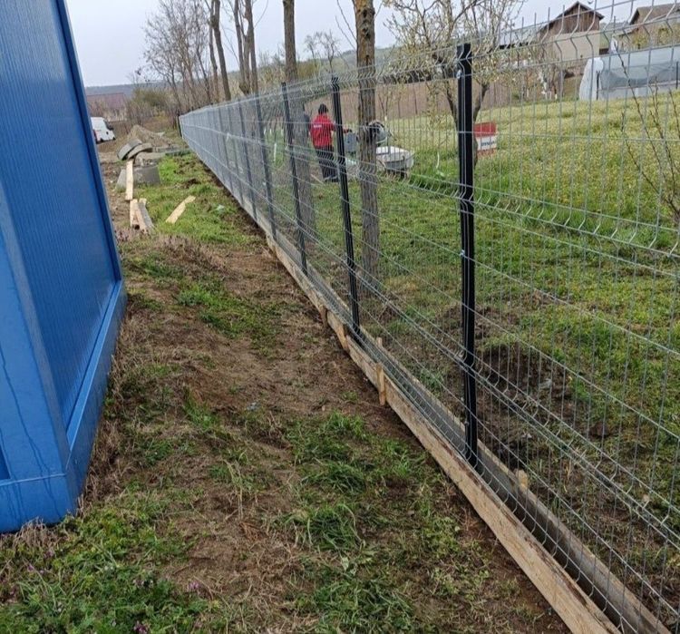 Vand garduri din plasa bordurata și Șipcă metalică