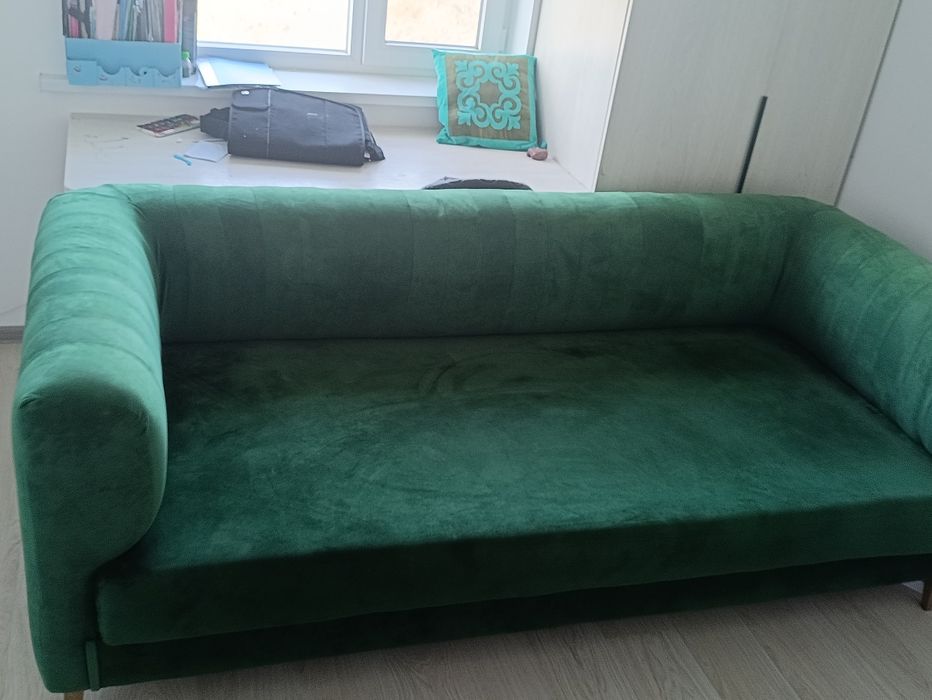 Продам диван в отличном состоянии.