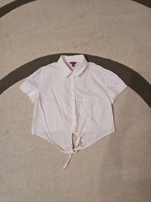 Продавам ризка Guess