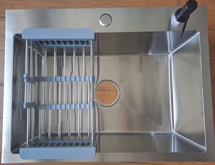 Кухонная мойка и смесители