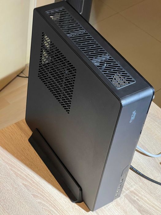 Кутия Fractal Design Node 202 ITX