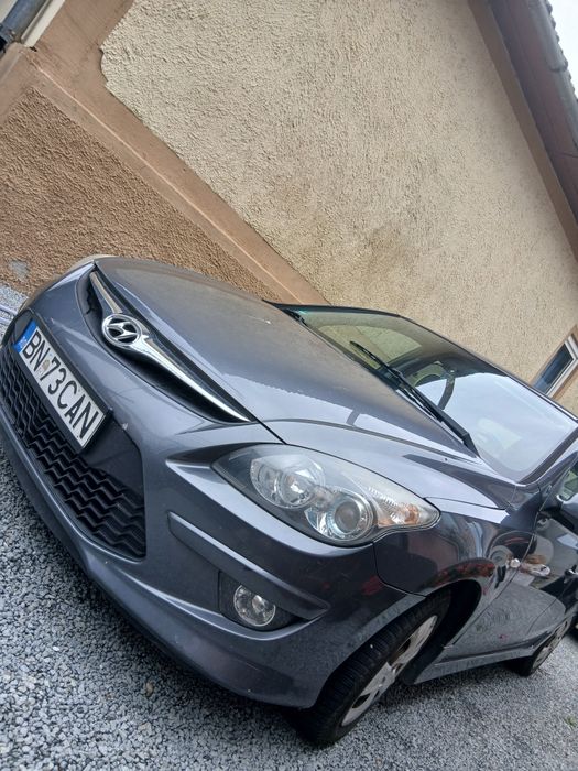 Vând Hyundai i30 EditionPlus