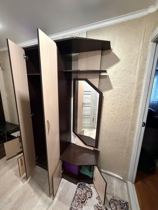 Продам шкаф в прихожую