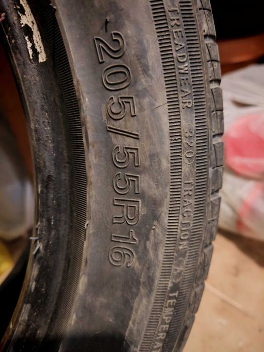Продам резину 205/55/16 б/у