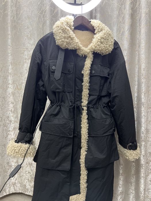 Продам верхние одежды