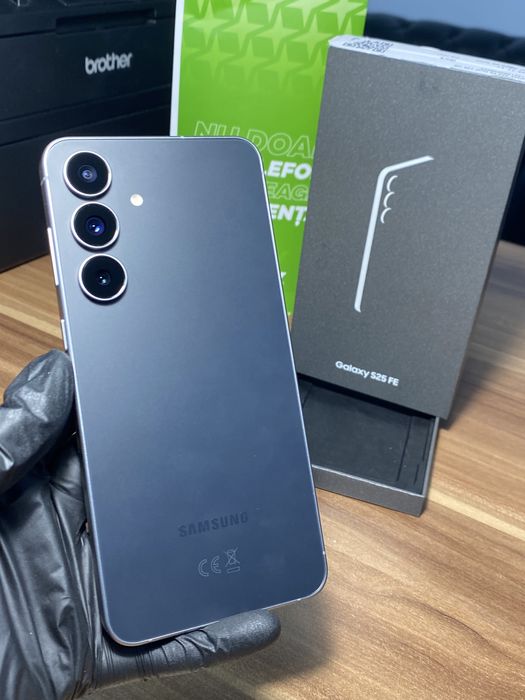 Samsung Galaxy s25 FE • 128 GB • Black