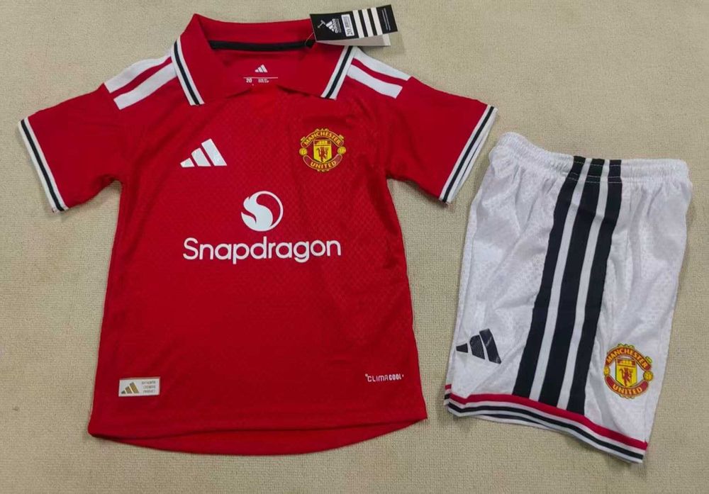 Детски футболни екипи Nike Adidas 2026/2027