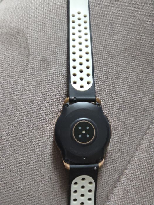 Продам Galaxy watch  rose gold