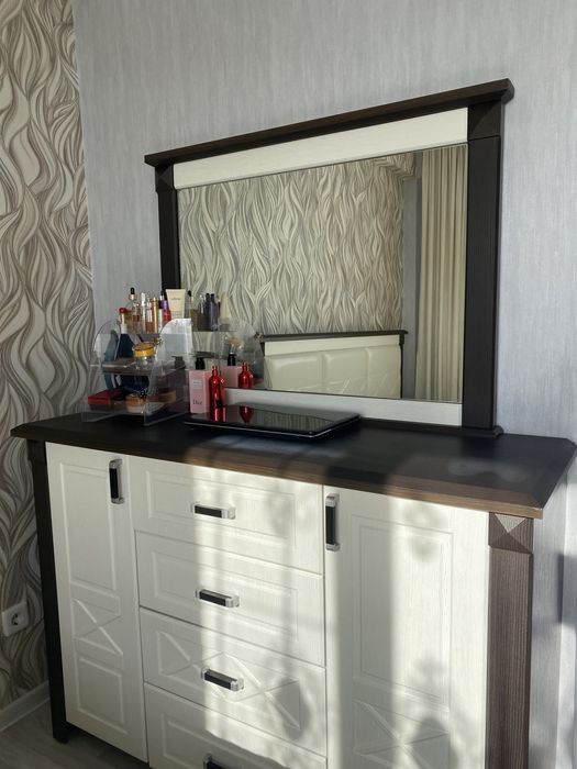 Продам спальный гарнитур