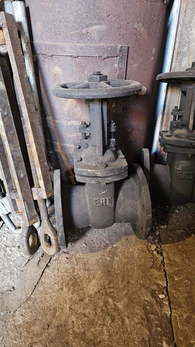 Задвижки.       .