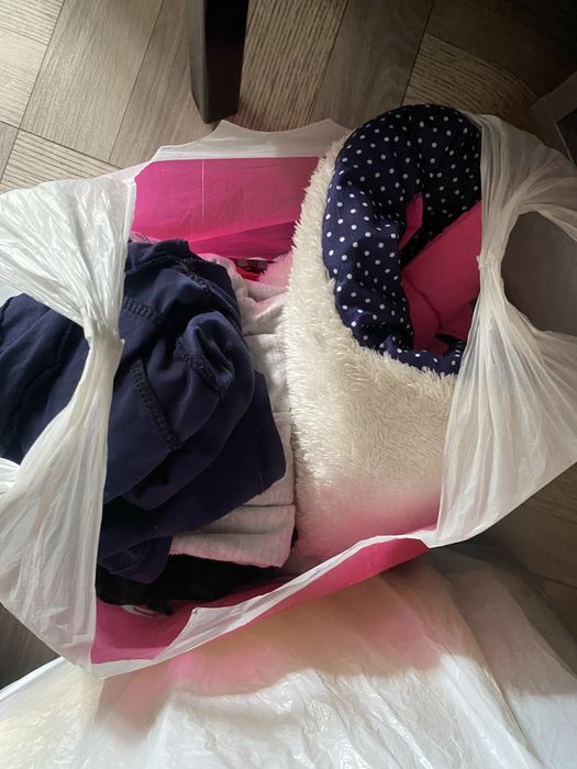 Отдам бесплатно Детские вещи