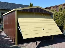 Vand garaje modulare pe structura metalica