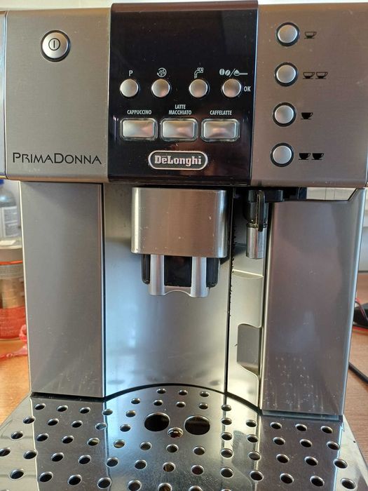 Espressor Automat DeLonghi PrimaDonna ESAM6600