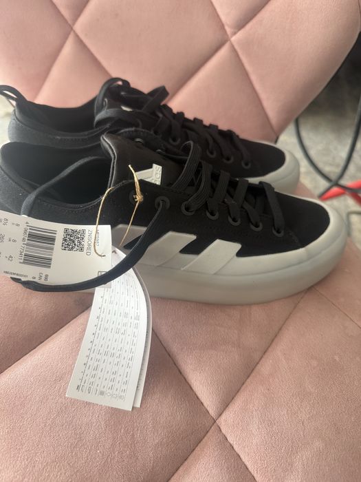 Маратонки adidas