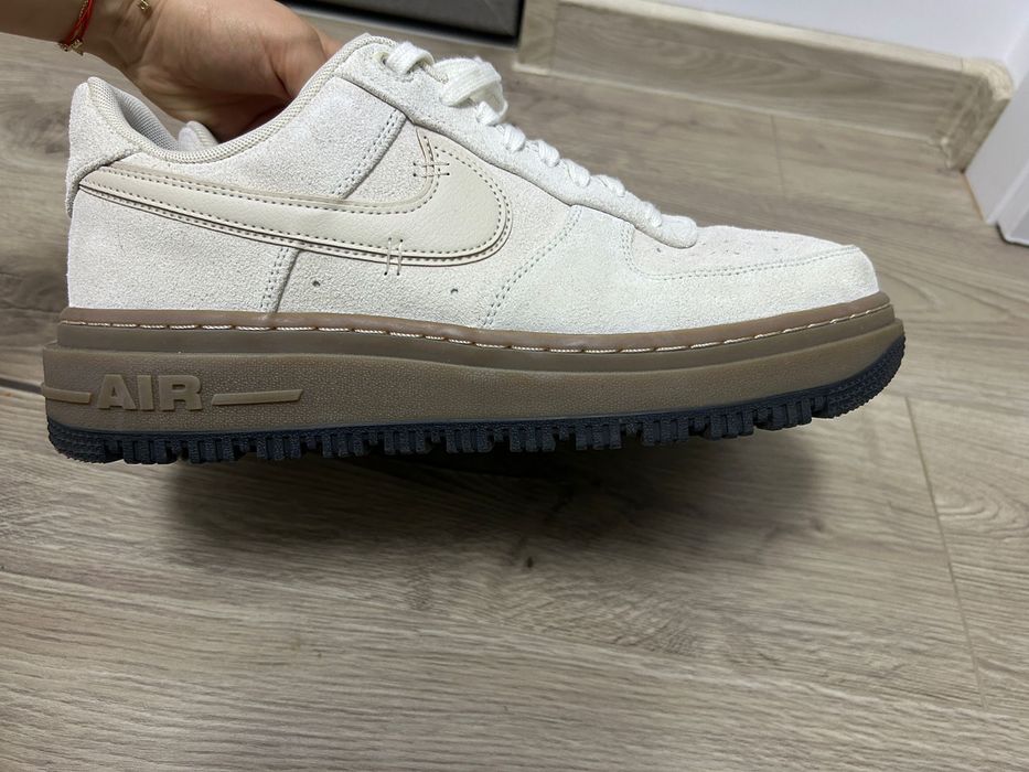Adidasi Nike air force 1 Luxe marimea 45