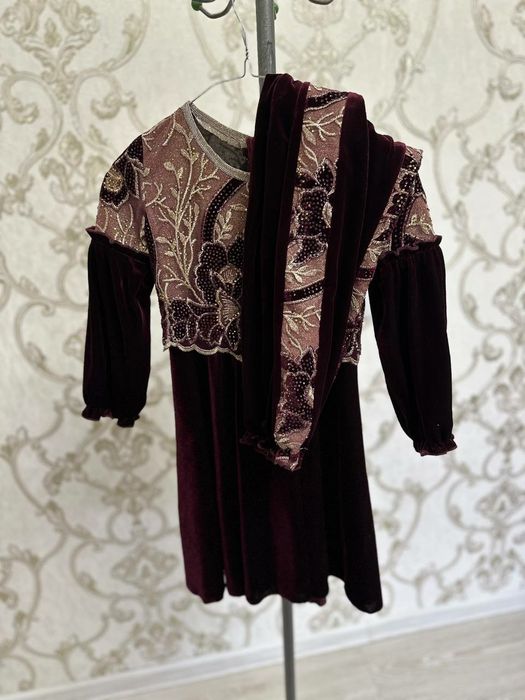 Детская одежда сотилади