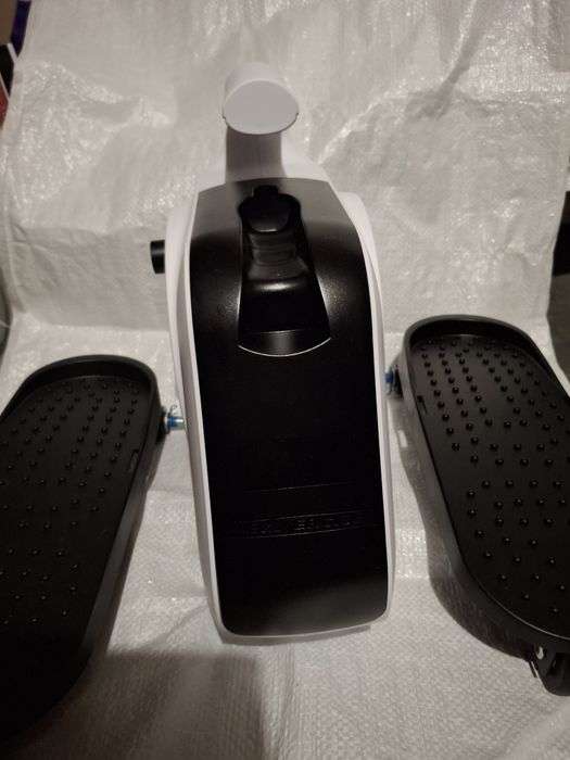 Ellipse One-aparat motorizat pentru exerciții acasă.