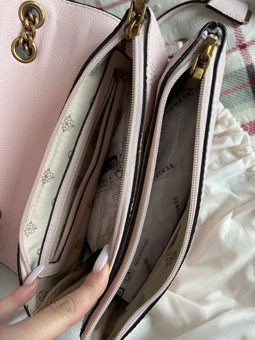 Gesnta Guess originala