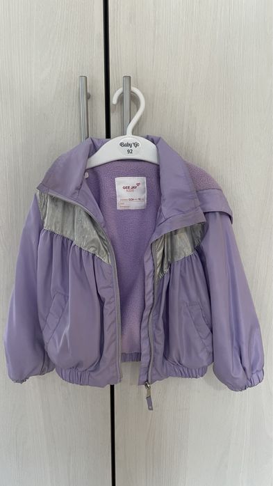 Продам весеннюю куртку