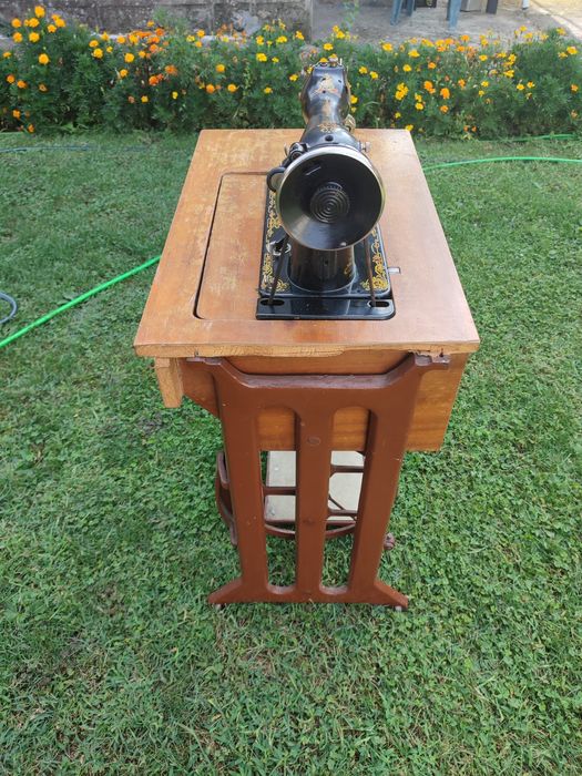 Крачна шевна машина Union, работеща, произв. в СССР