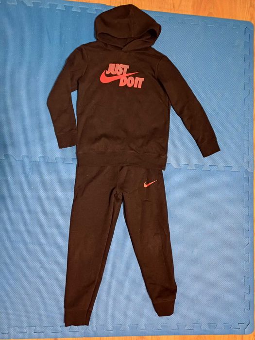 Оригинални Детски комплекти Nike/Nike Jordan 116-122см