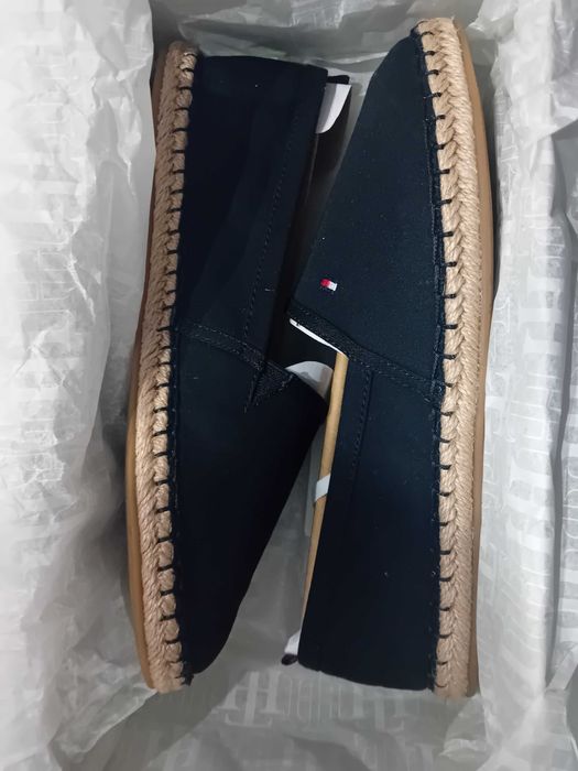 Tommy Hilfiger-нови