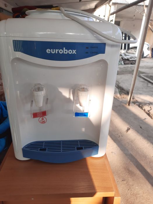 Кулер напольный Диспенсер для воды