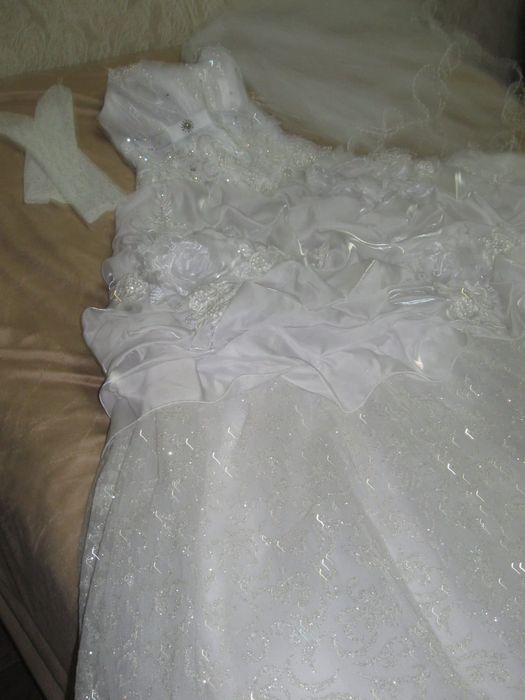 Продам свадебное платье с шубкой