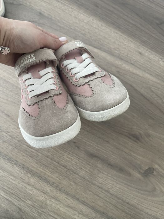 Adidasi fetite H&M