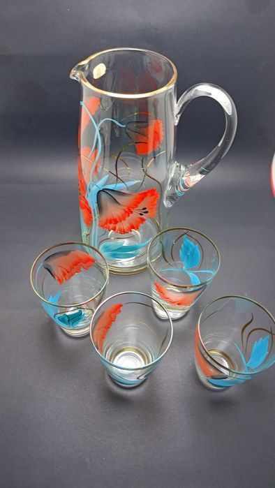 Продается  - ваза для цветов , цветное стекло ,  богема .