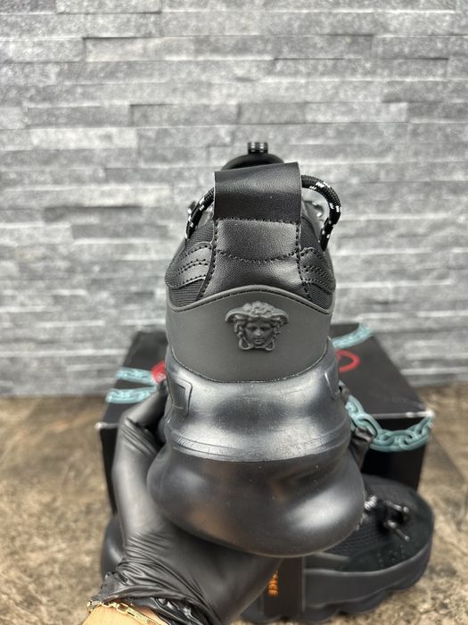 Versace Chain Reaction