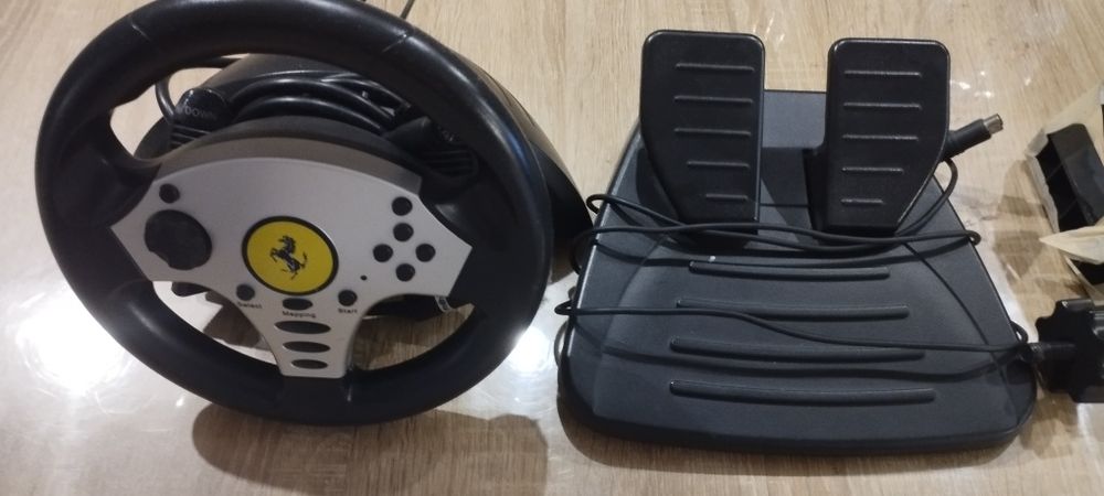 Продавам волан за видео игри