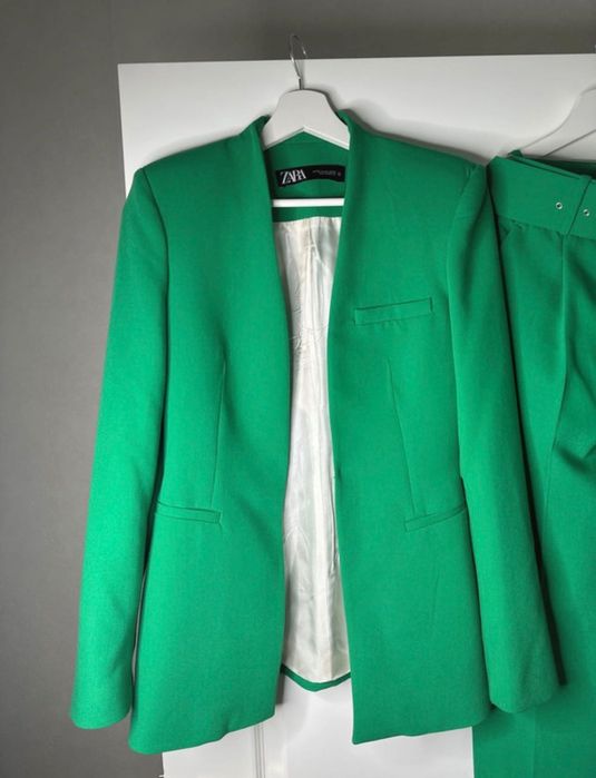 Costum Zara mărimea xs