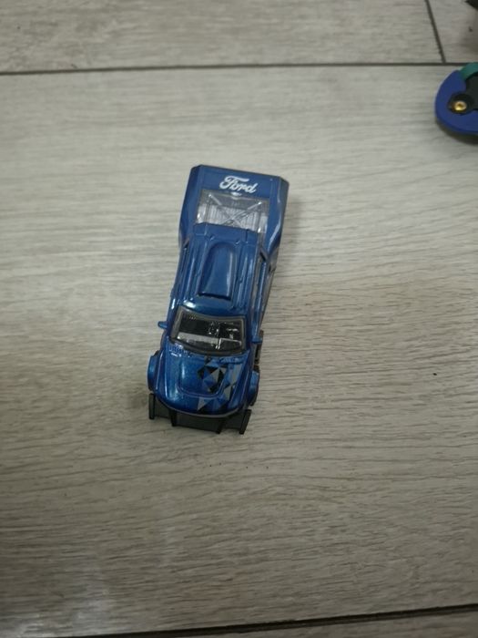 Колички hot wheels и ferrari