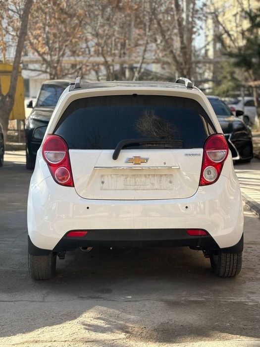 Chevrolet spark.