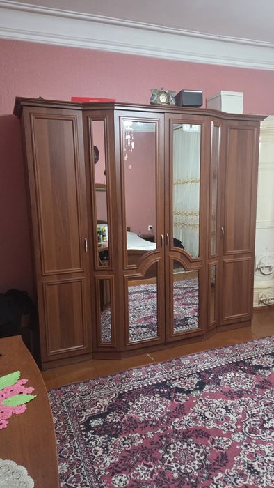 Продаётся спальный гарнитур