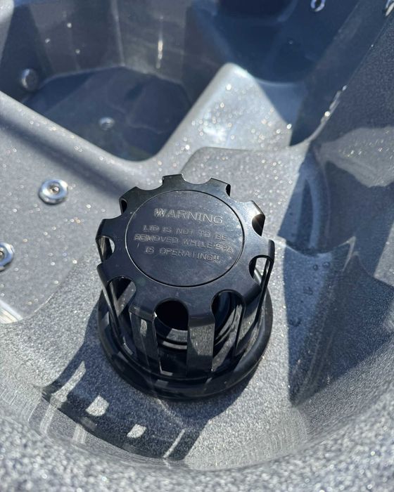 Ciubar jacuzzi patrat NOMAD