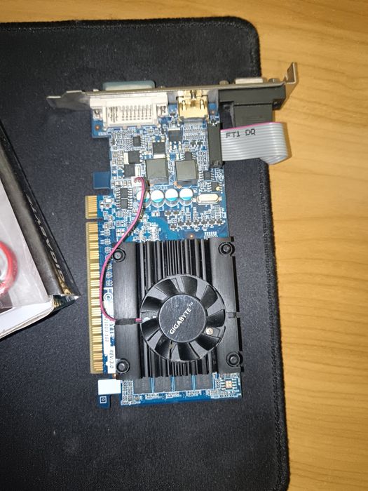 Placa video ninvidia  ge force 210 1 gb DDR 3
