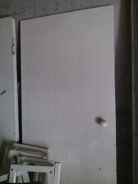 Старые двери отдам