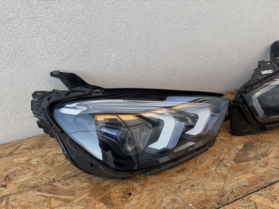 SET Far stanga dreapta Mercedes GLE W167 Full LED Multibeam Originale
